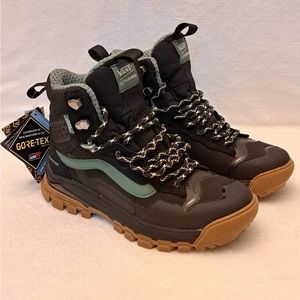 Vans Black and Green Winter Boots